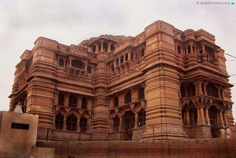 चित्र:Govindev-temple-1.jpg