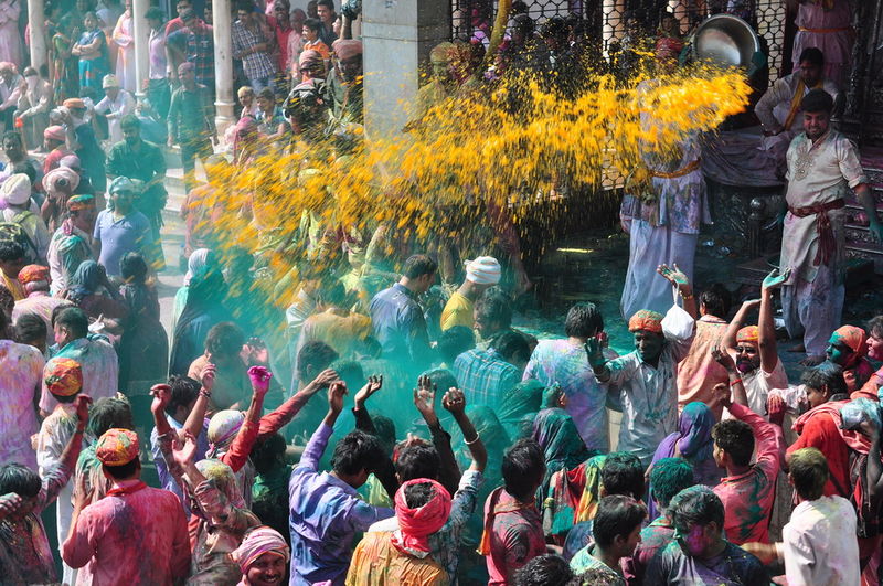 चित्र:Holi-Celebration.jpg
